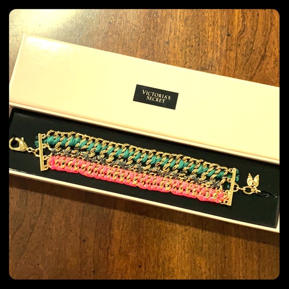 Victoria Secret Gold Plated Bracelet - Picture 1 of 4